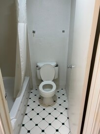 A video of the bathroom unfortunately I didn’t get one of the actual room before I left.