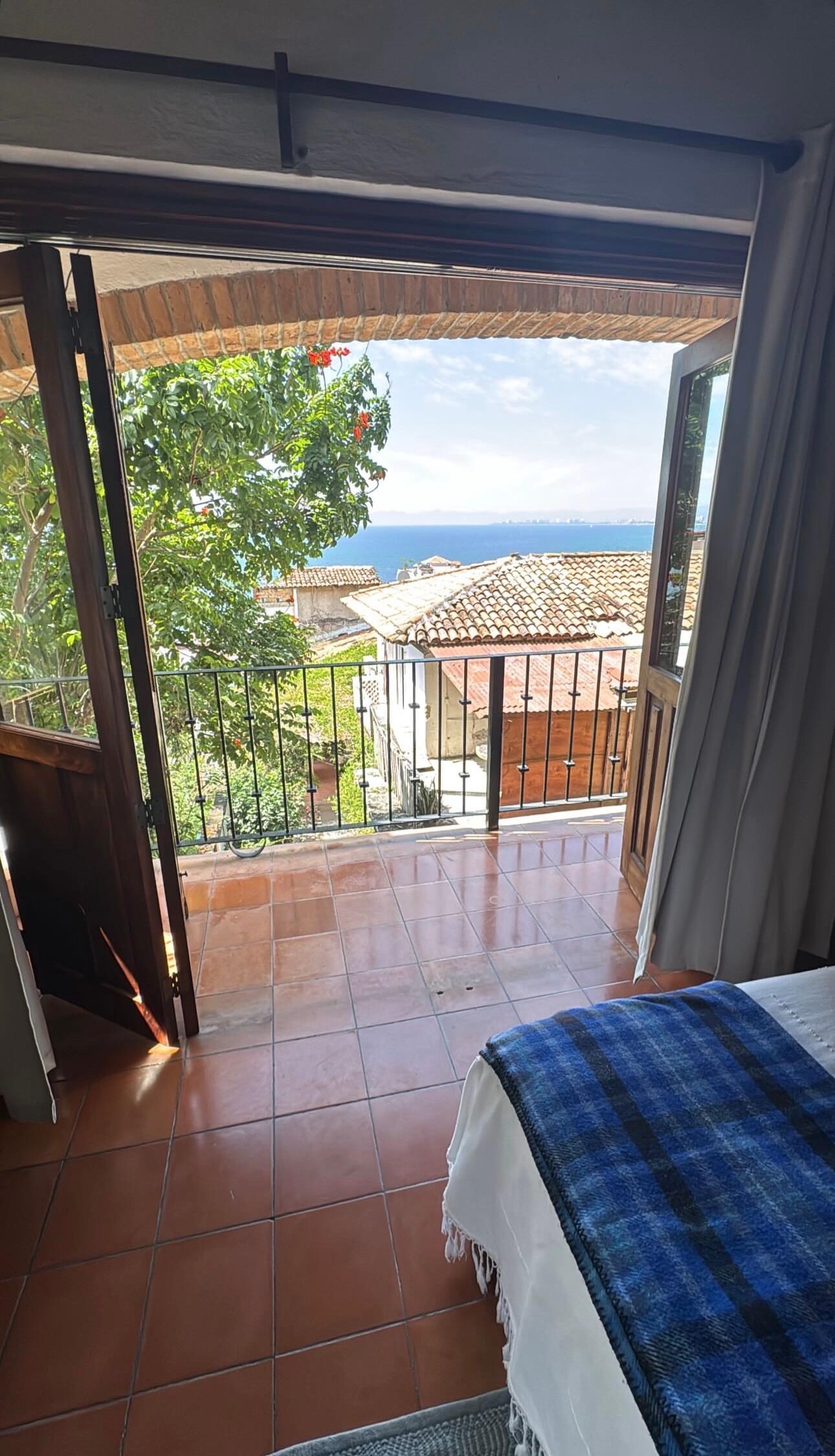 The view from the bedroom was amazing. Everyday fresh air would come in. 