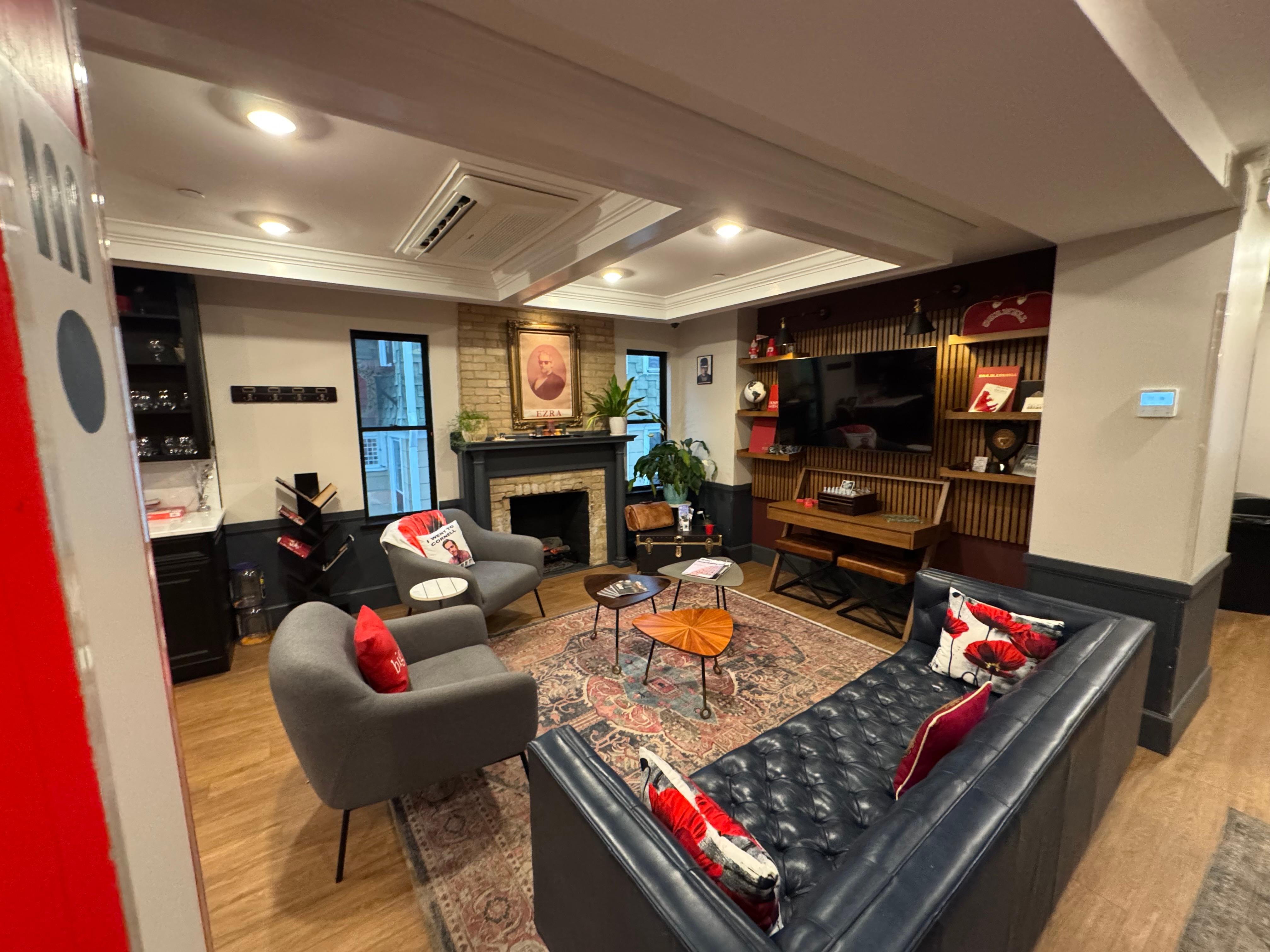 Lobby / lounge area