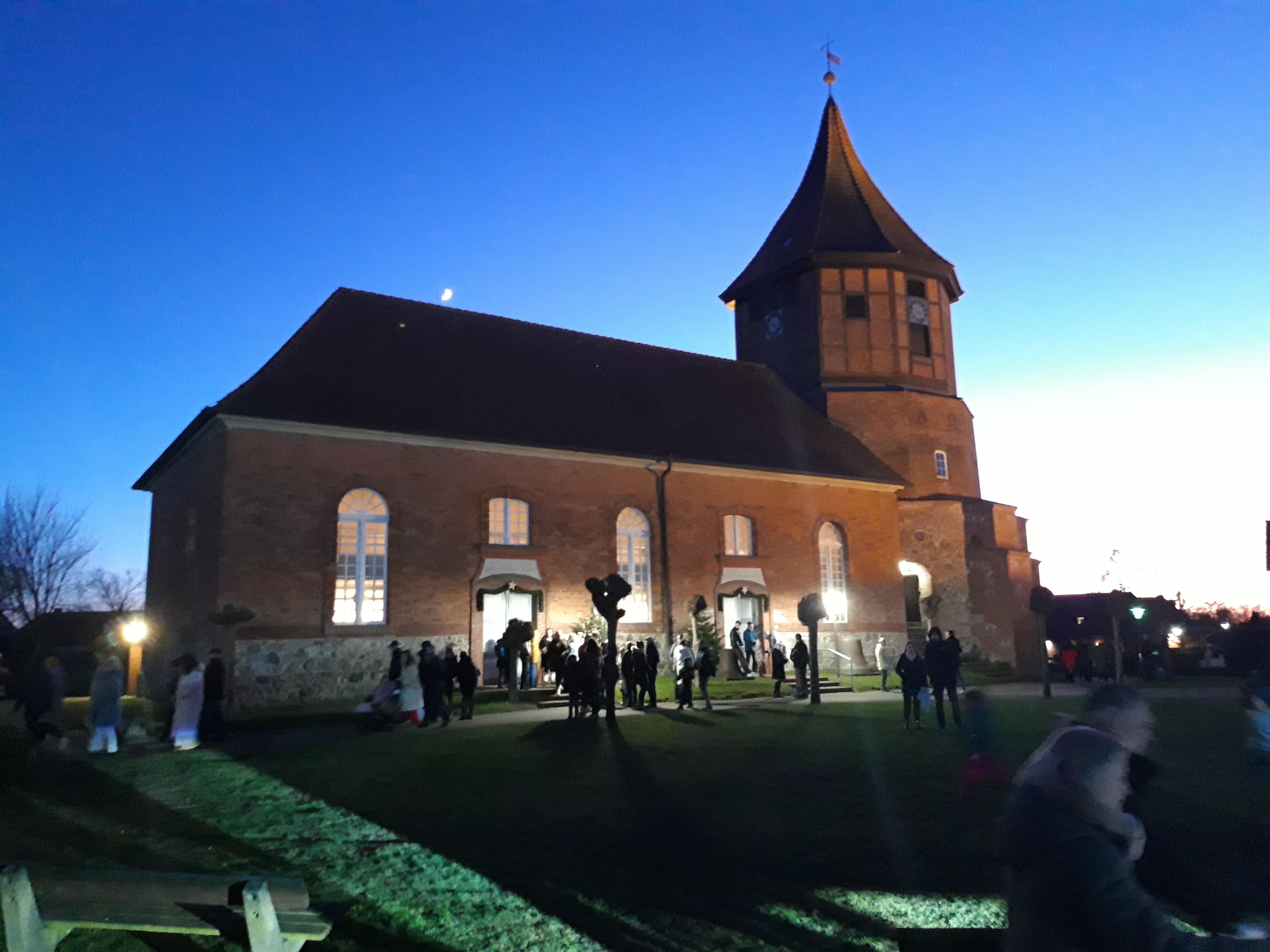 Kirche in unmittelbarer Nähe 