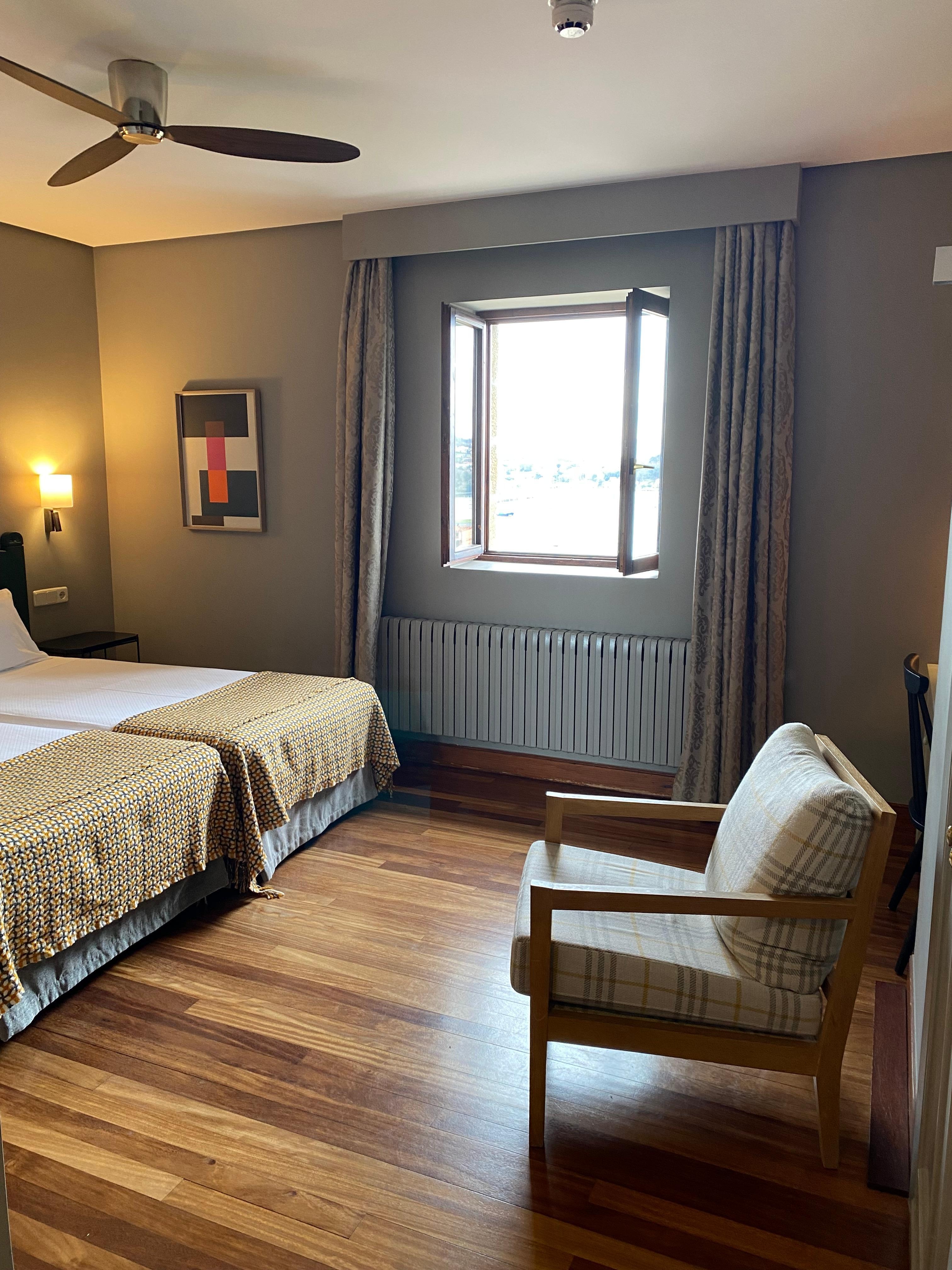 広々とした清潔な部屋