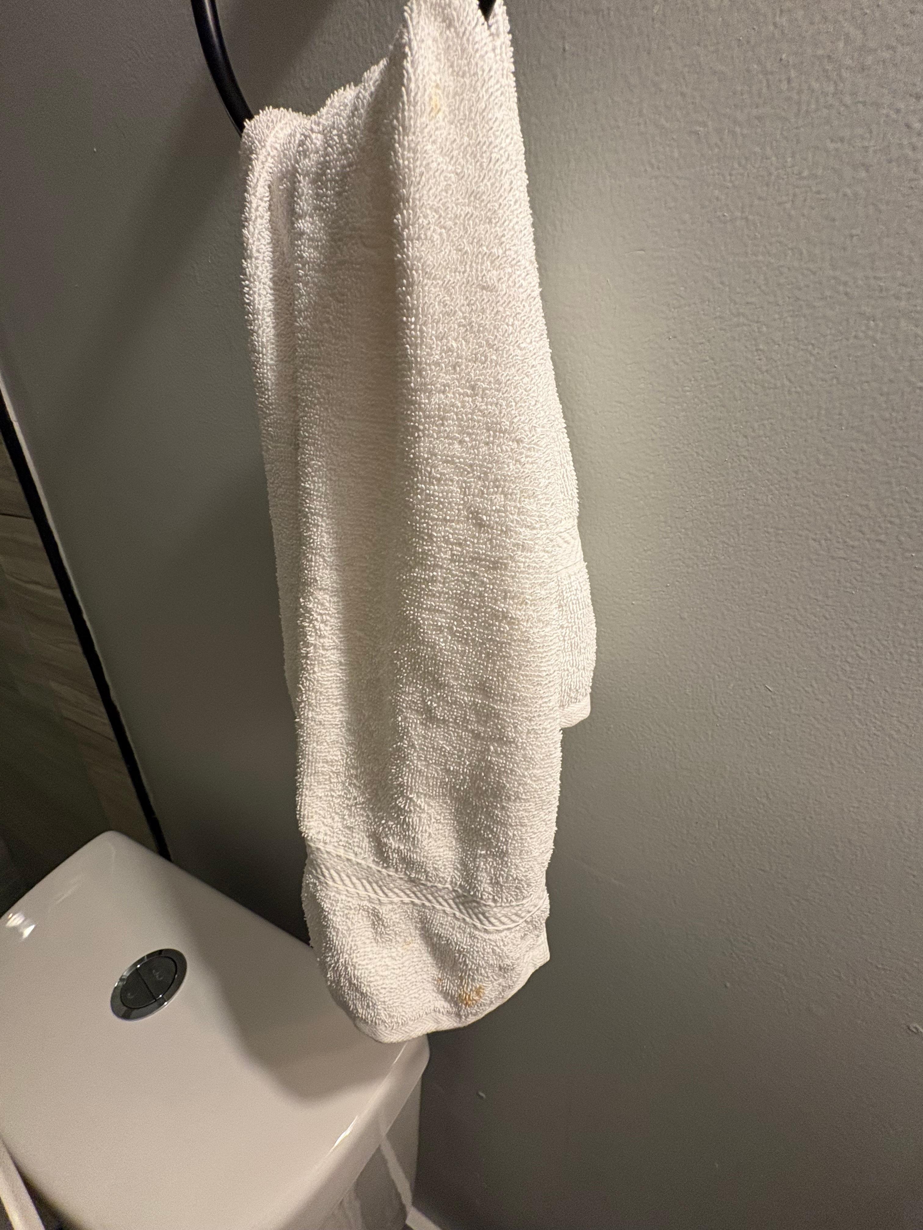 One hand towel.