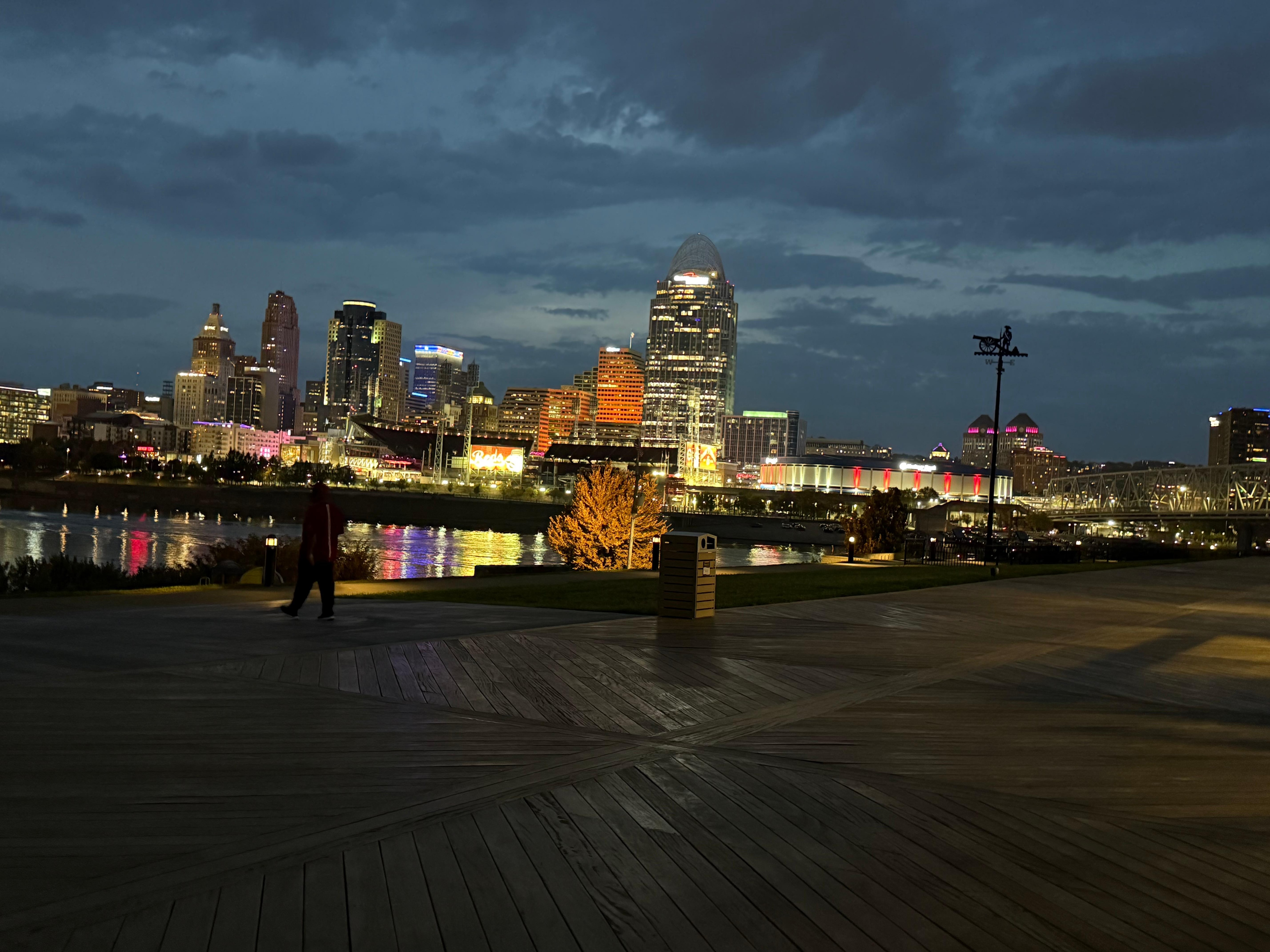 External view on the catwalk behind the hotel property, breathtaking 