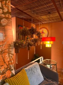 Lounge/pottery area