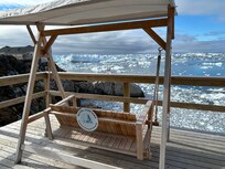 Hotel swing