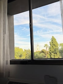 View from our window of Independence Hall across the street from Knotts