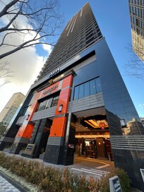 アパホテルだなと一目でわかる外観はワクワクした気持ちになります