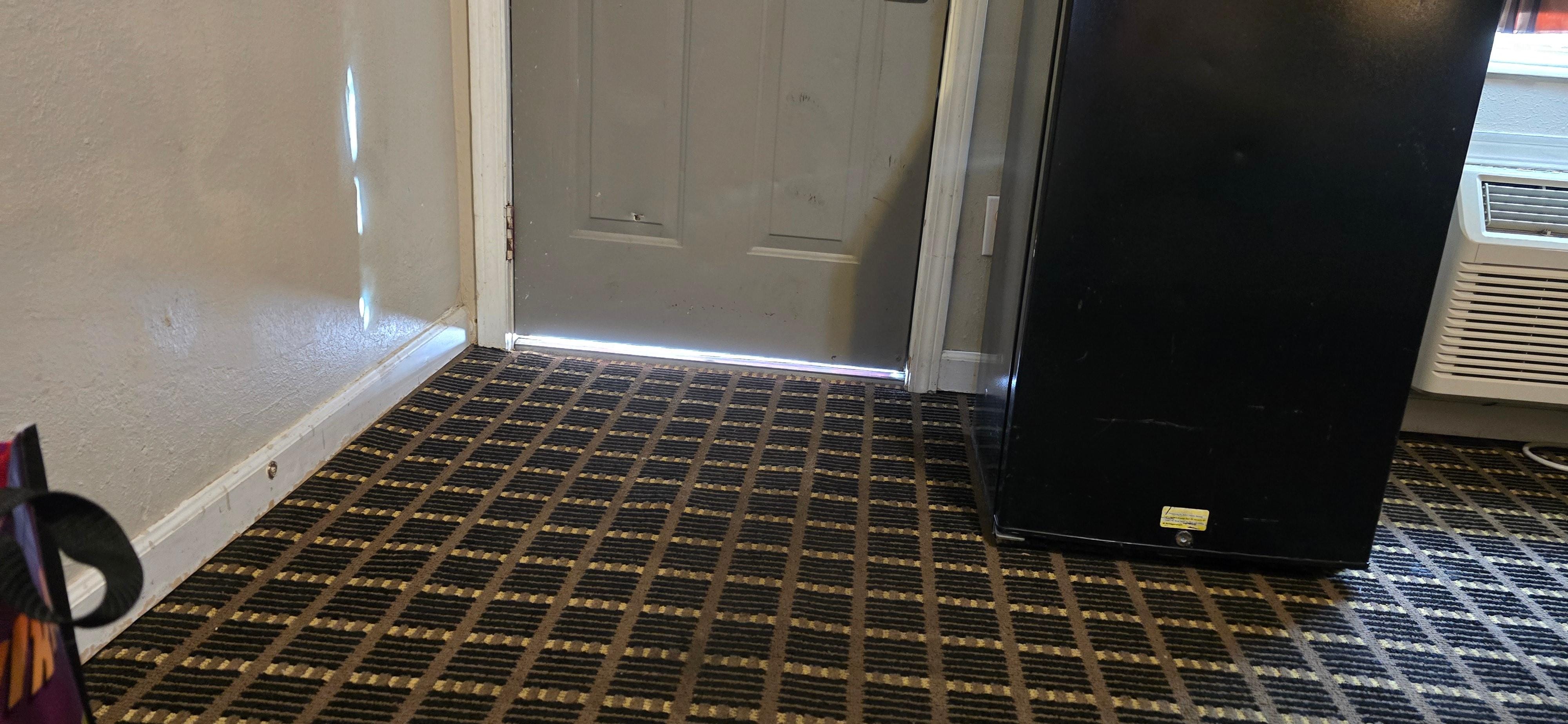 Bottom gap more than 1/4"