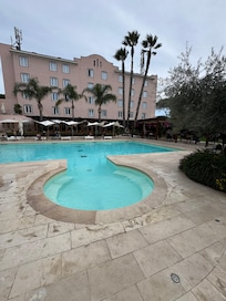 Lovely to relax by the pool.