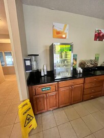 Buffet my butt. This is grab and go.