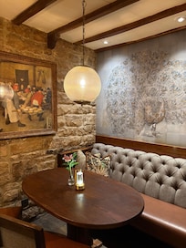 Bar / lounge seating