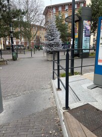 Area where the entrance to the metro is