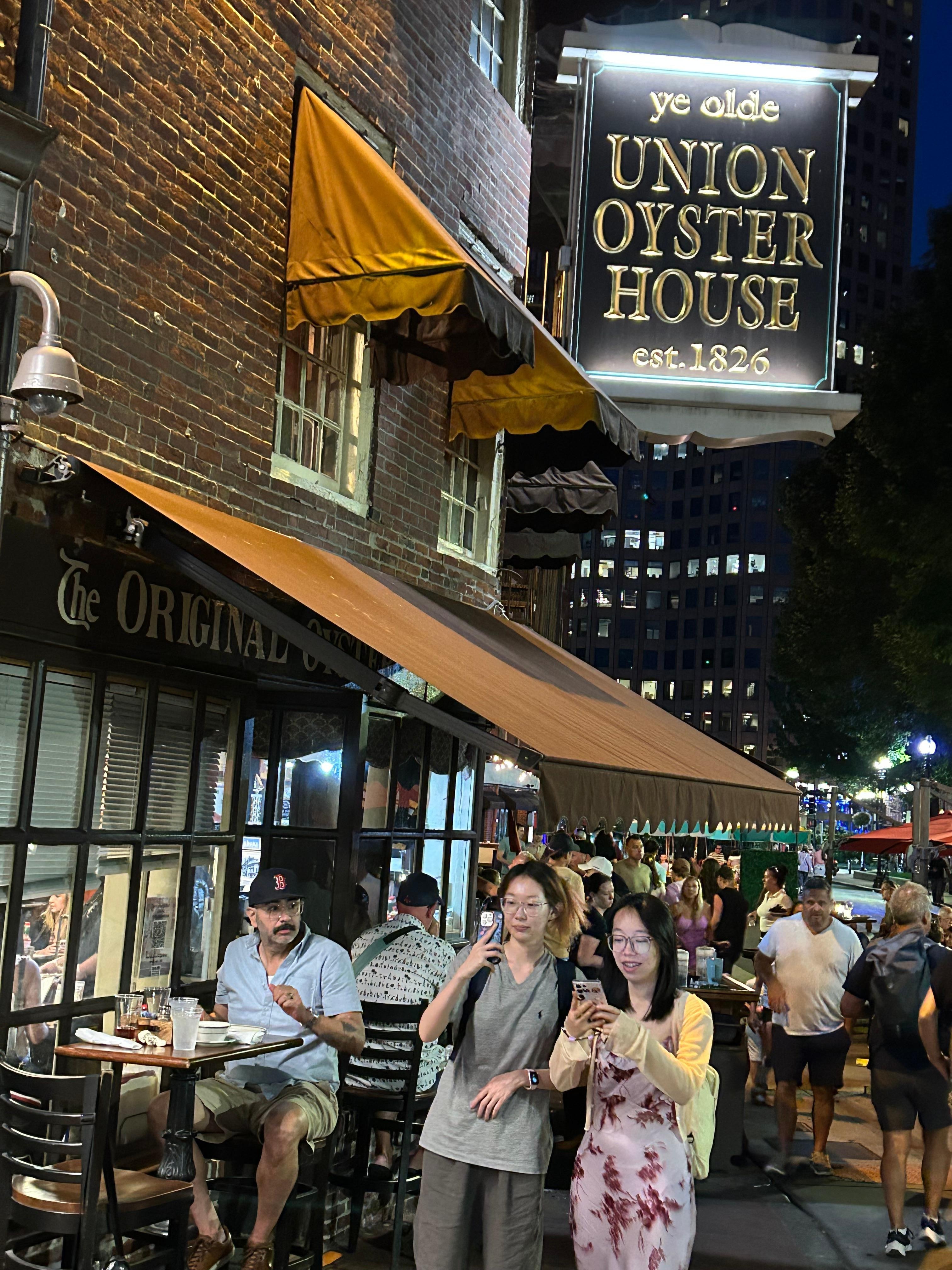 ユニオン　オイスター　ハウス　ボストンで古いレストランです