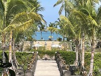 ロビーから海が見えます