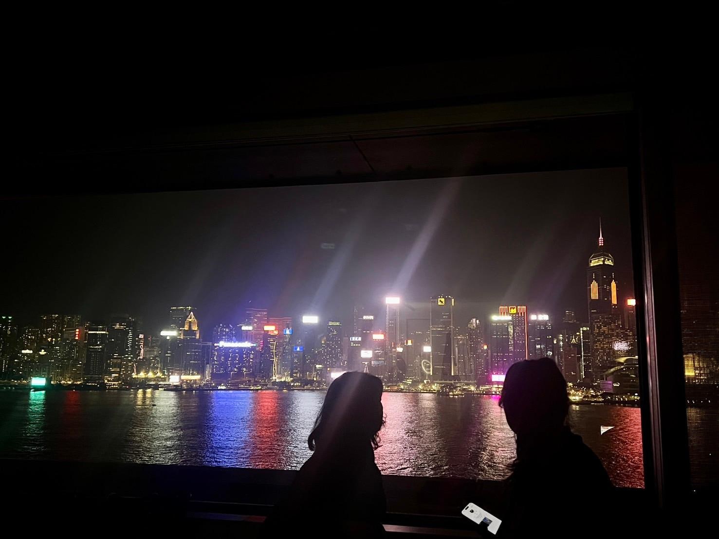 部屋から見たビクトリアハーバー