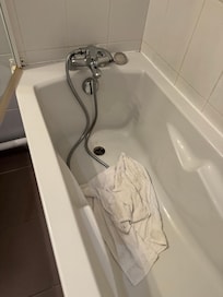 Defekt und nicht gereinigt