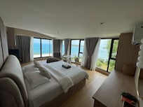 Superior Studio (Room C301)