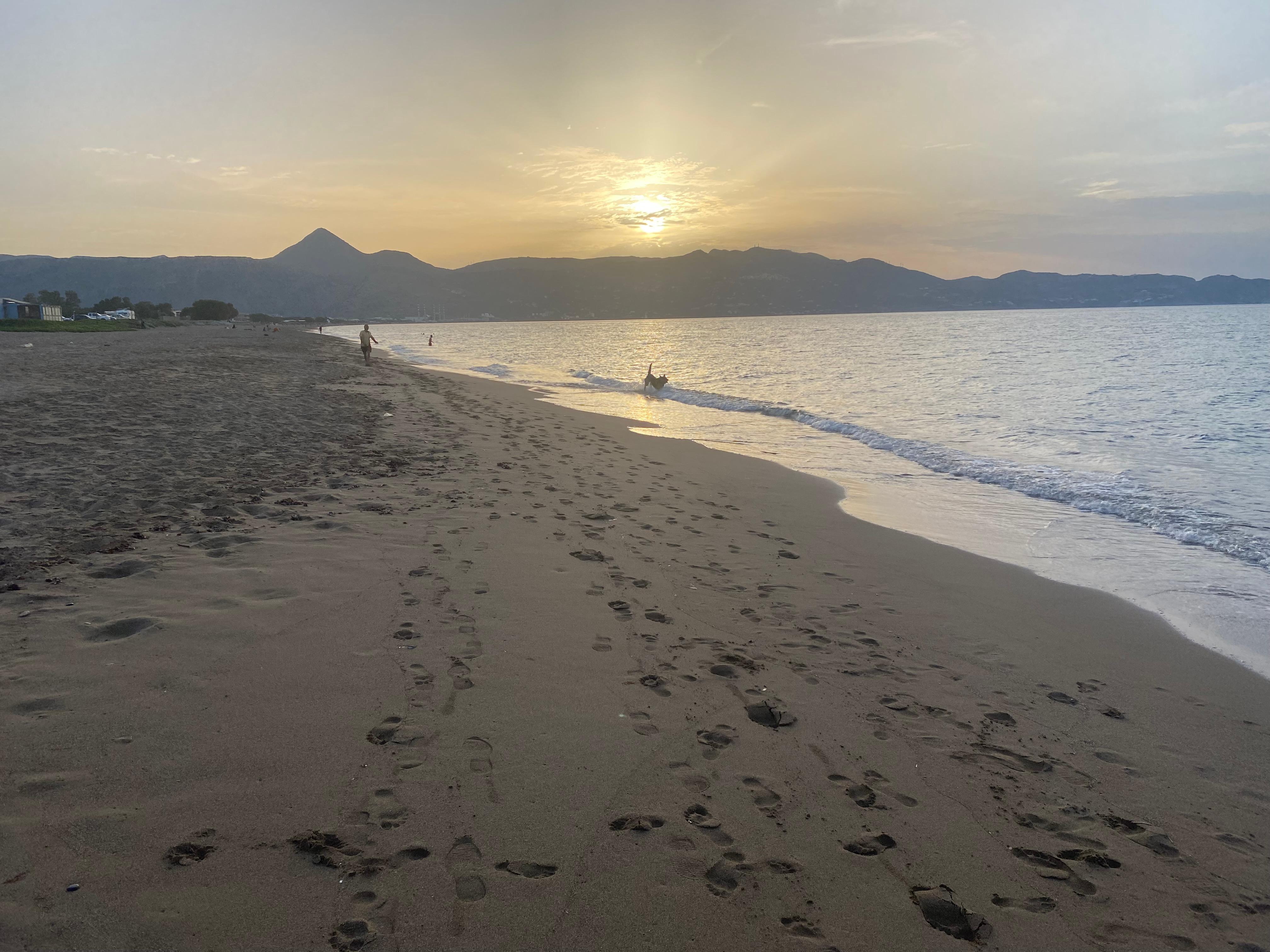 Walk to beach in 10-15 minutes.