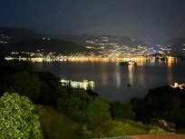 Blick von der Dachterrasse abends