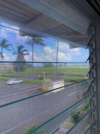 Peekaboo view of the ocean from the kitchen