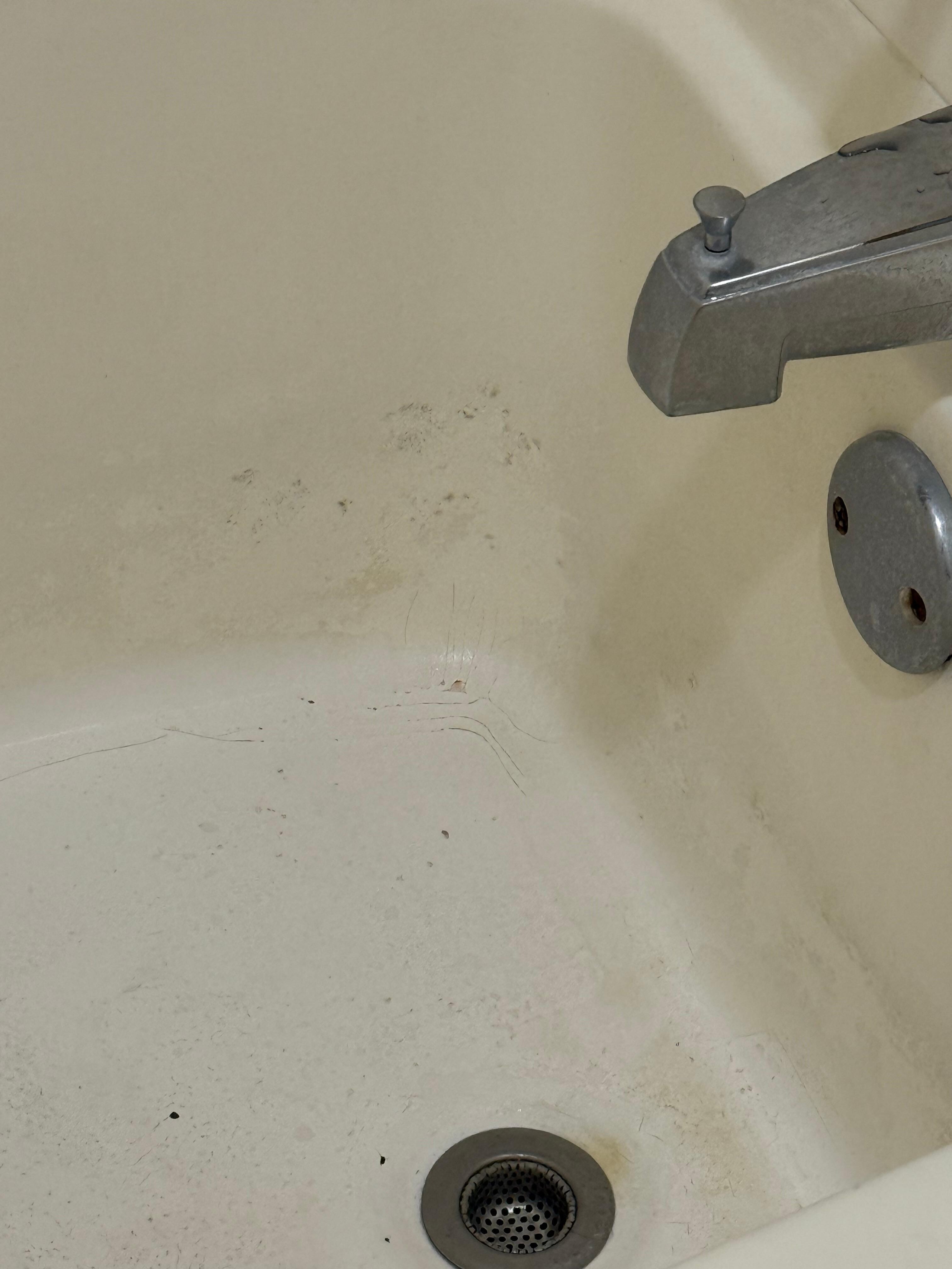 Bath tub