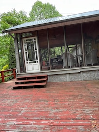 The screened porch the creek