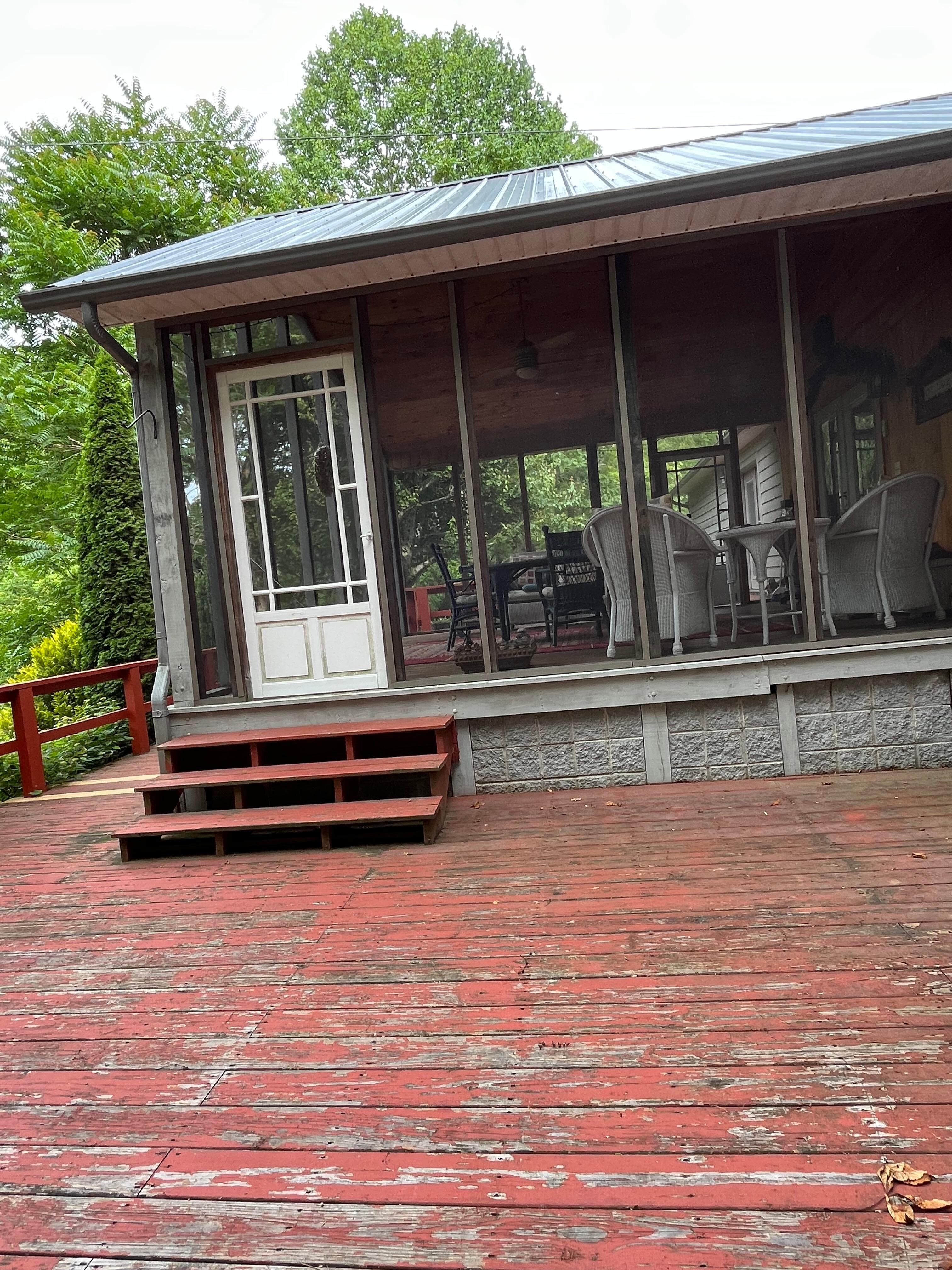The screened porch the creek 