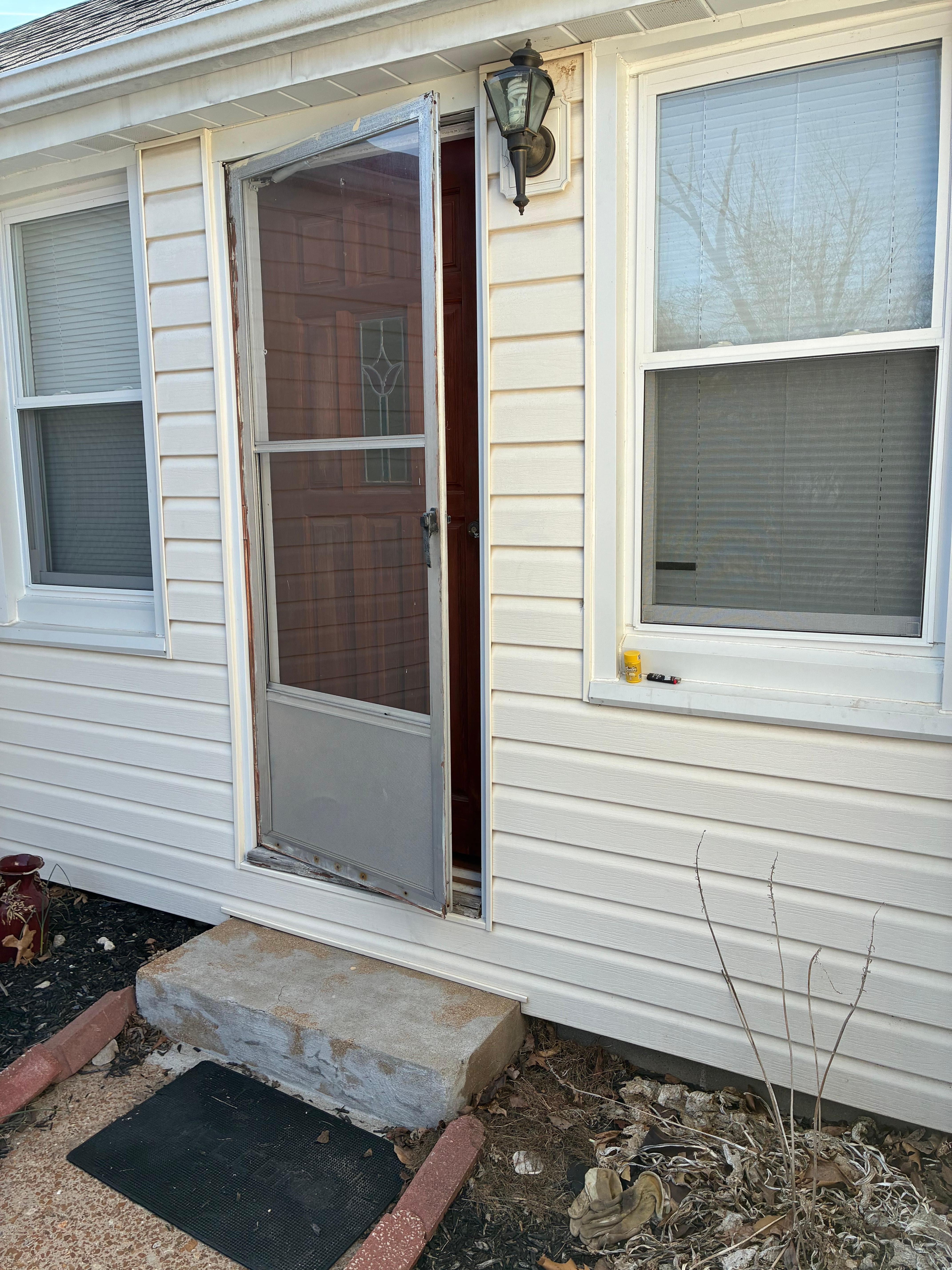 This door doesn’t close