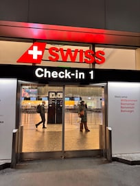 Lage: direkt gegenüber
Check-in 1