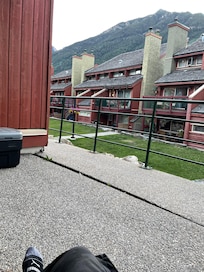 Patio view in Horsetheif