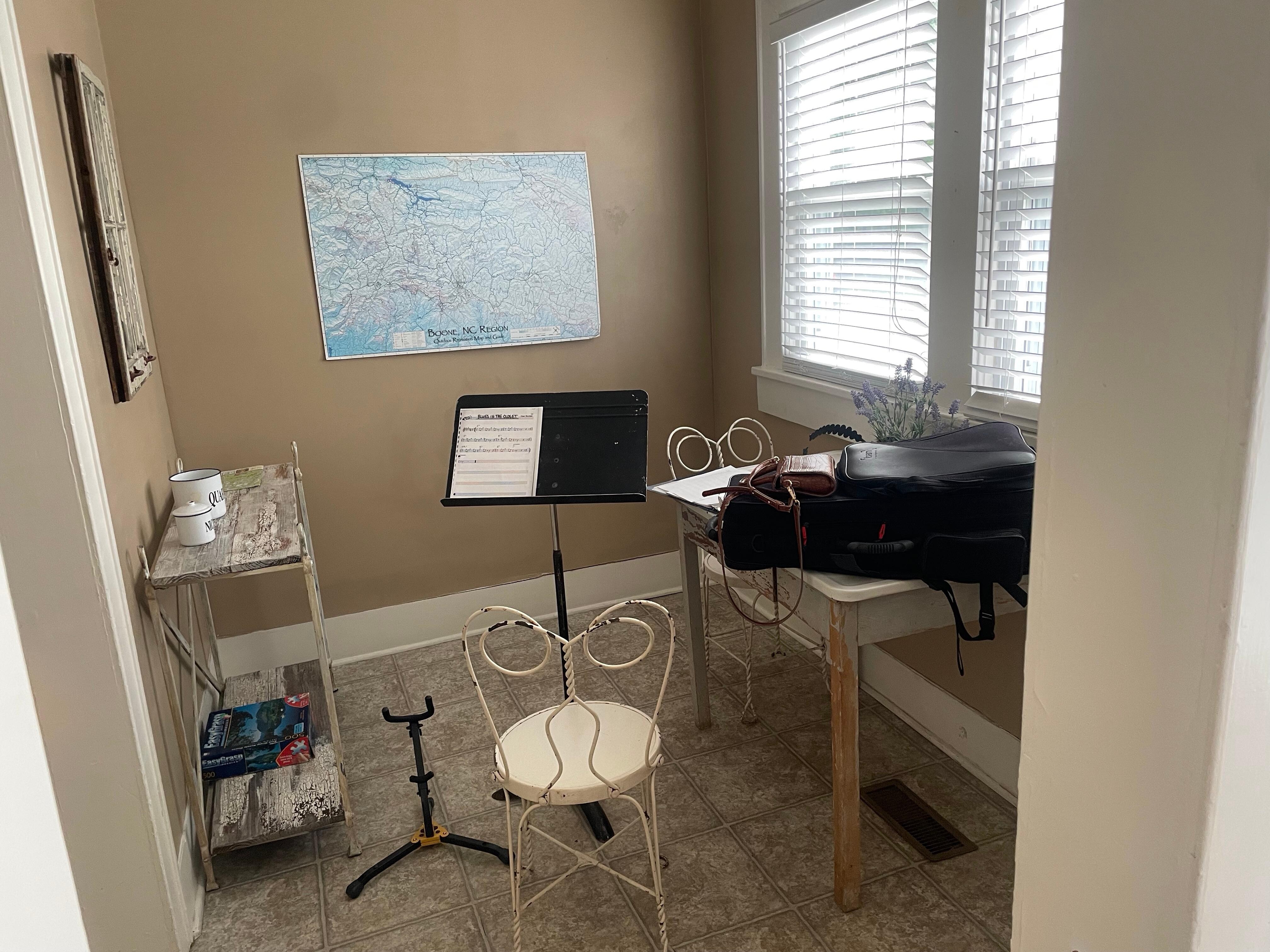 Breakfast nook perfect for private practice sessions/