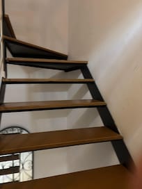 Escada de acesso ao quarto