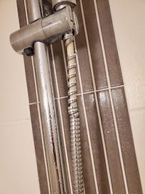 Tuyau de douche cassé