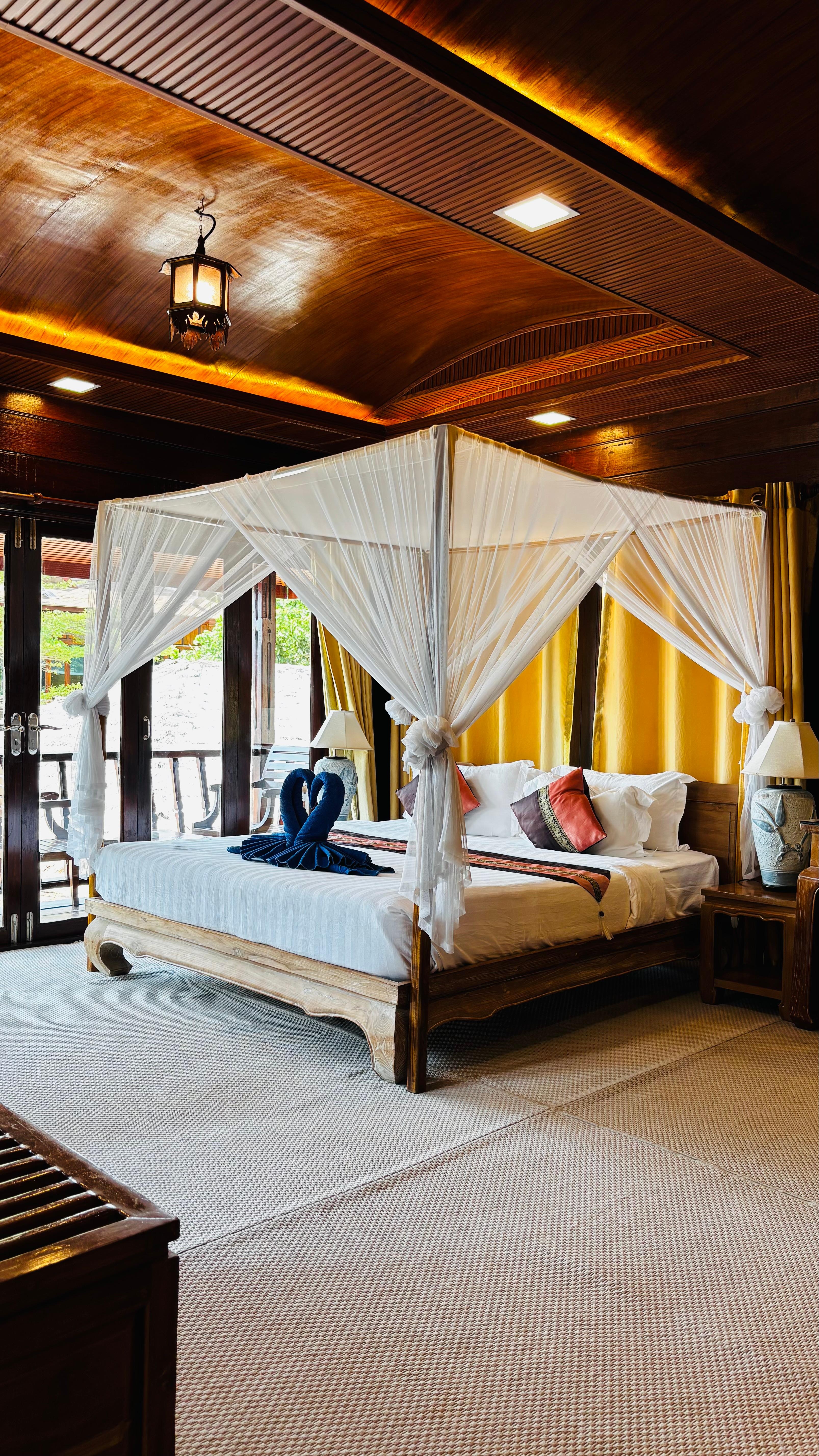 Chambre étage avec vue laterale mer