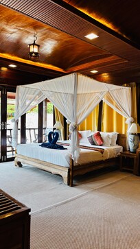 Chambre étage avec vue laterale mer