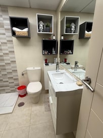 Badkamer met veel ruimte voor je eigen spullen