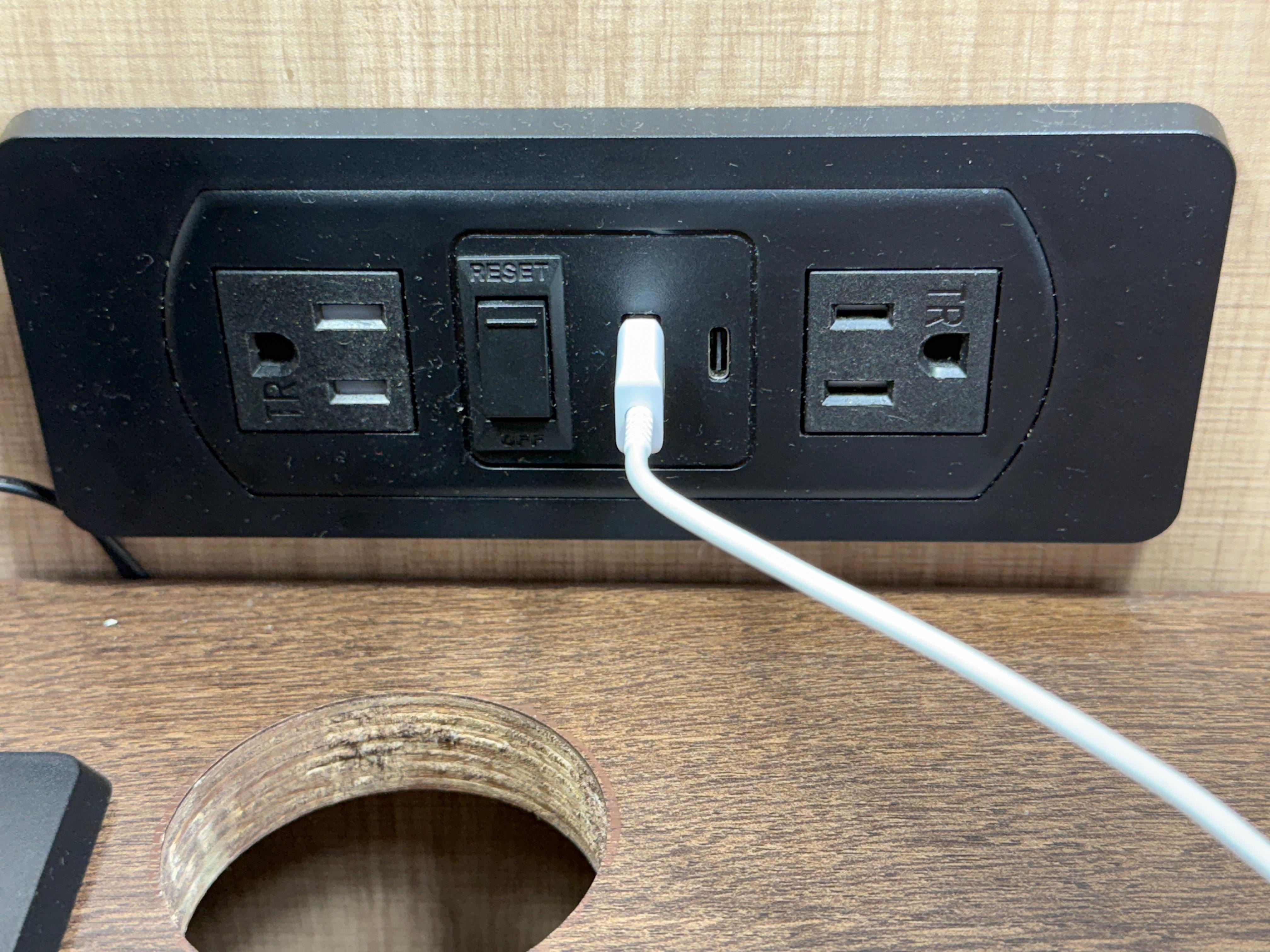 USB outlets, too!