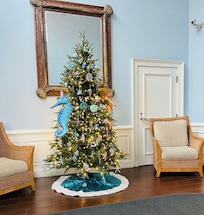 Lovely seahorse themed tree at entrance!!🎄