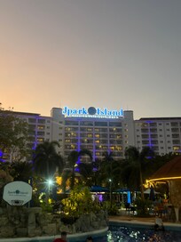 22時までナイトプールに入れます