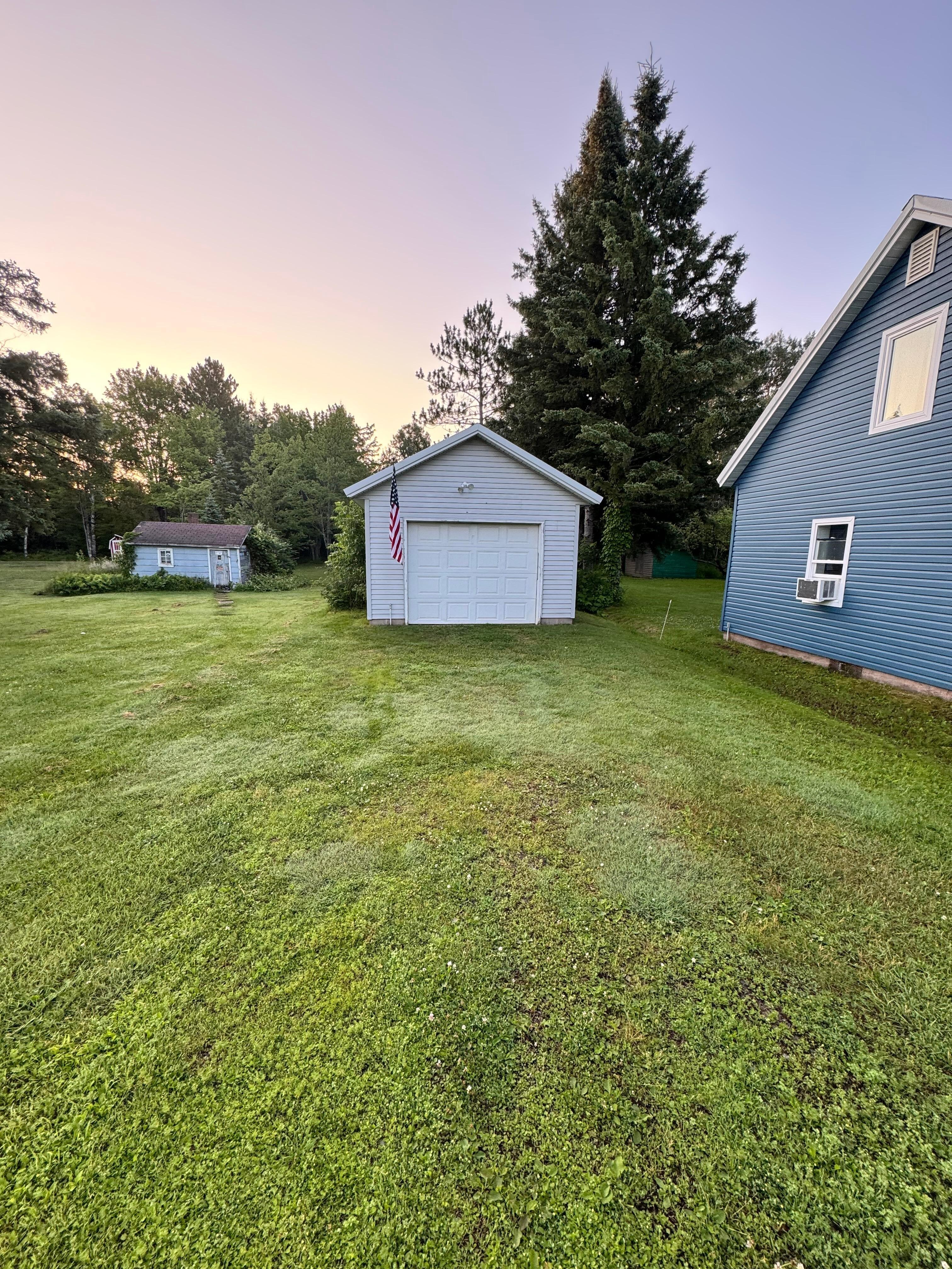 The garage 