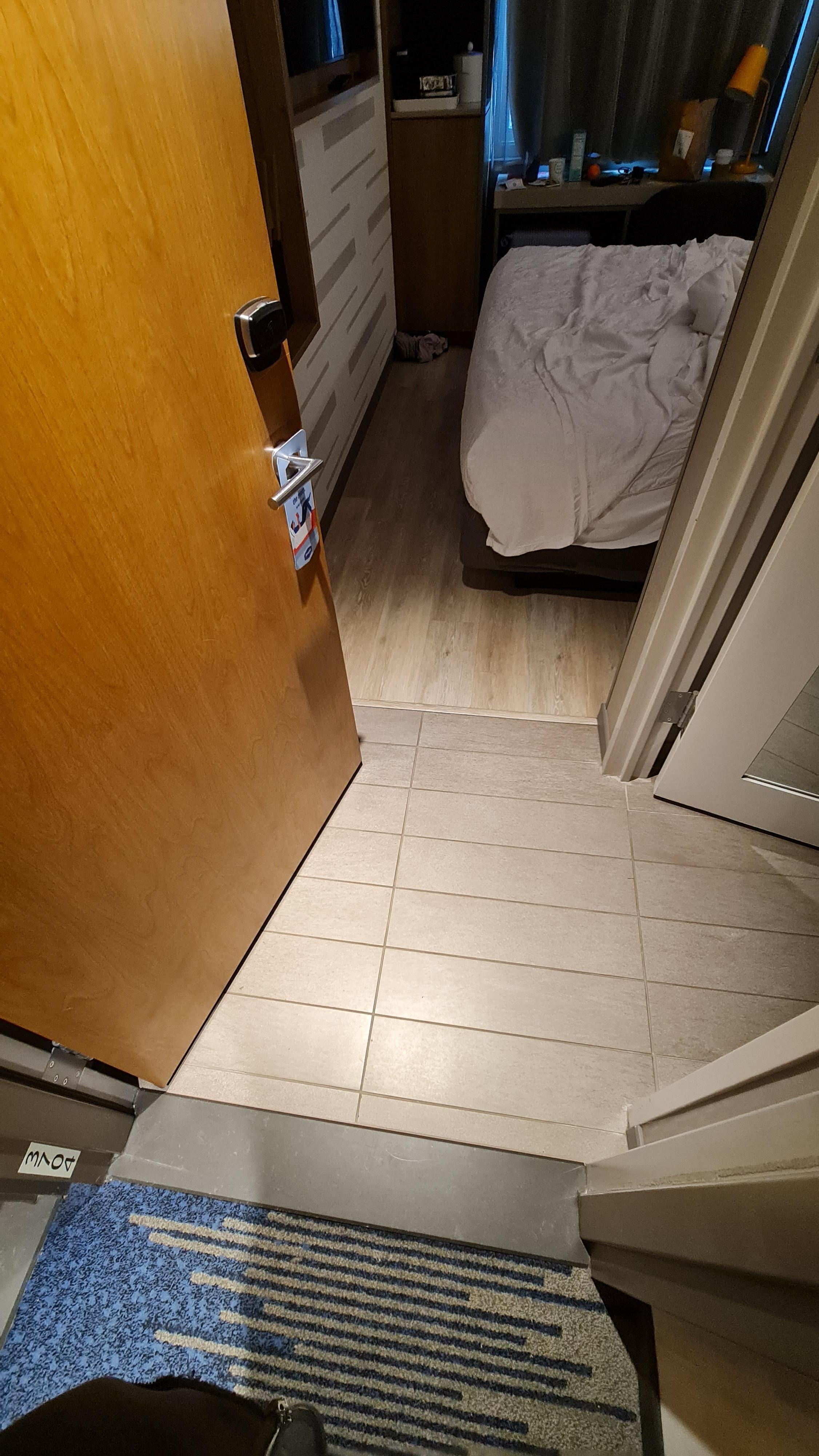 Entrée de la chambre 