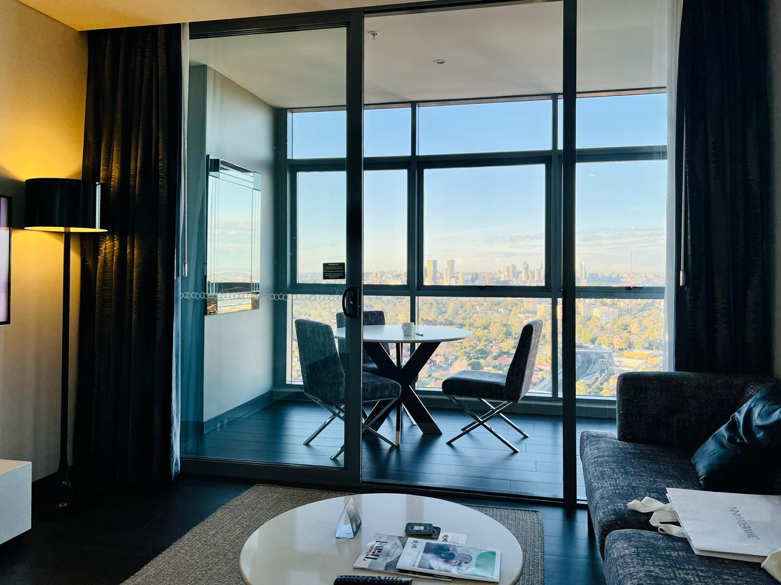 the dinning area with balcony 