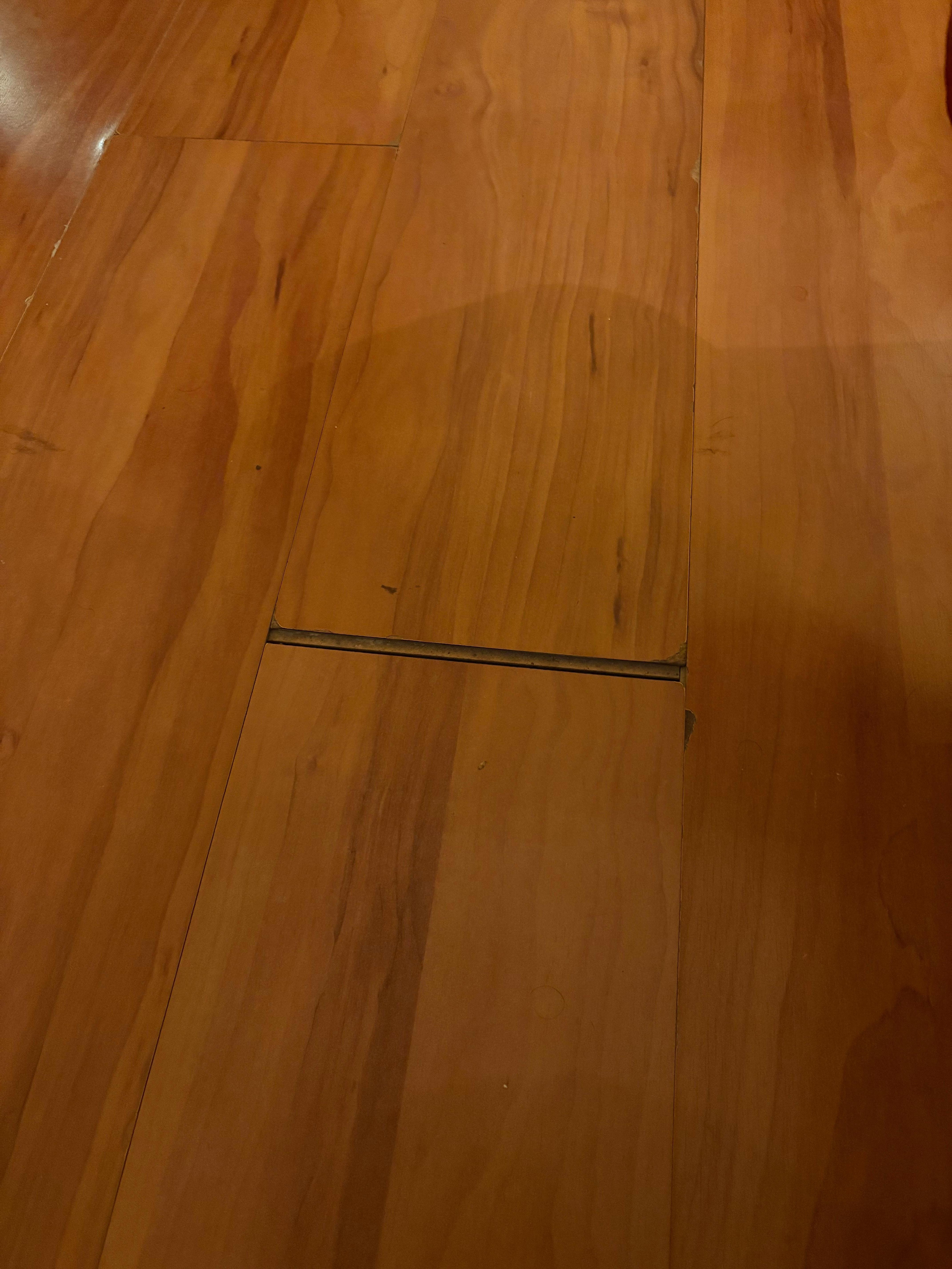 Hotel room floor with big gap 