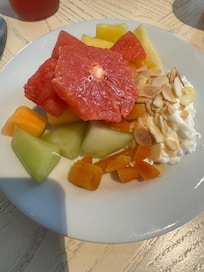 An impressive breakfast buffet with really fresh fruits and delicious food! Great service and high quality food in all of the resort restaurants!