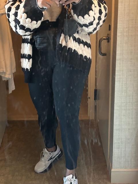 The mirror was not properly cleaned upon arrival