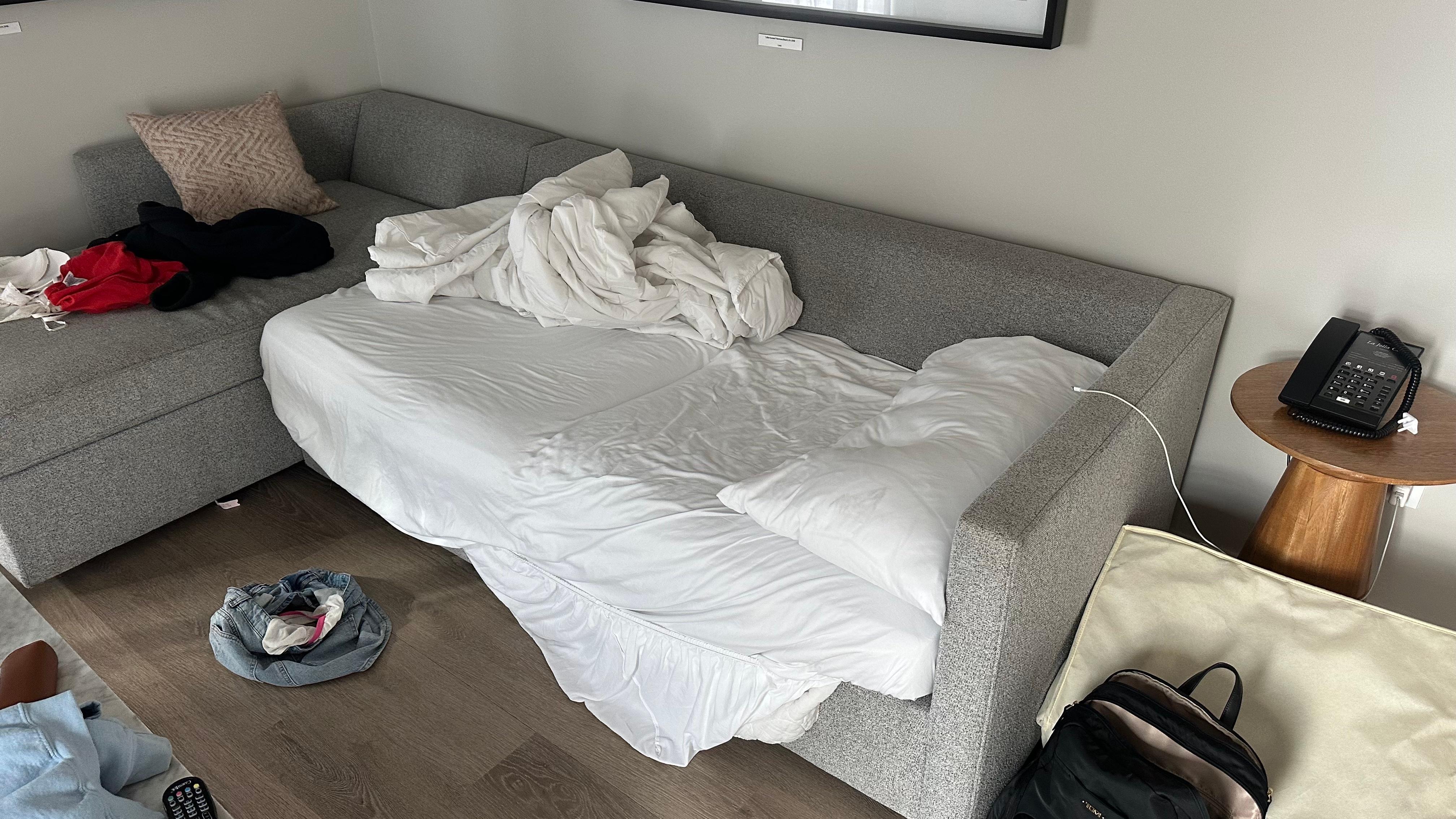 This is the bed I MADE for my daughter, because there was NO STAFF ANYWHERE ON THE PREMISES to assist.