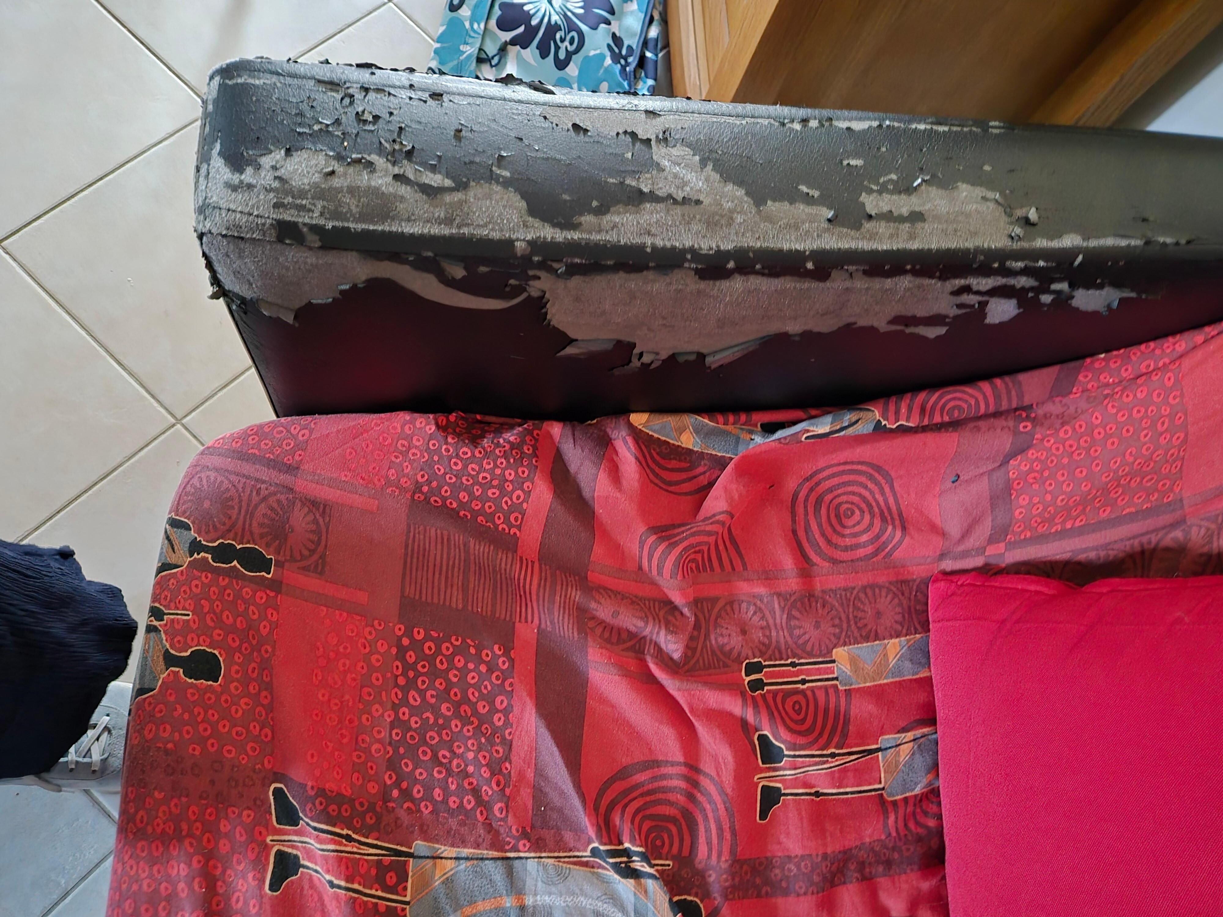 Sofa im Sperrmüll Design