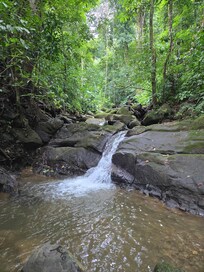 The small waterfall.