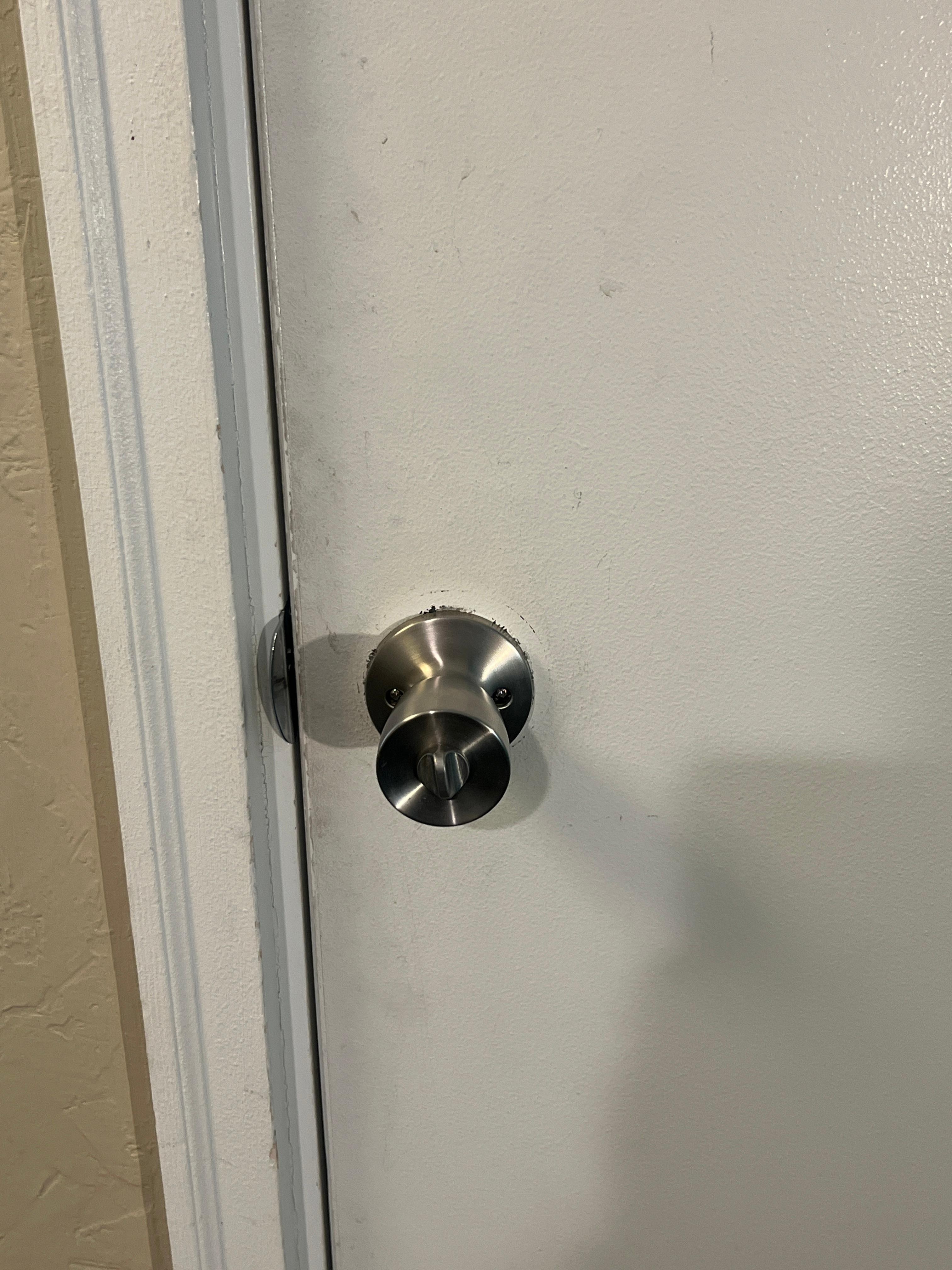 This is your security for the evening. I personally could kick it in at 5â1â.