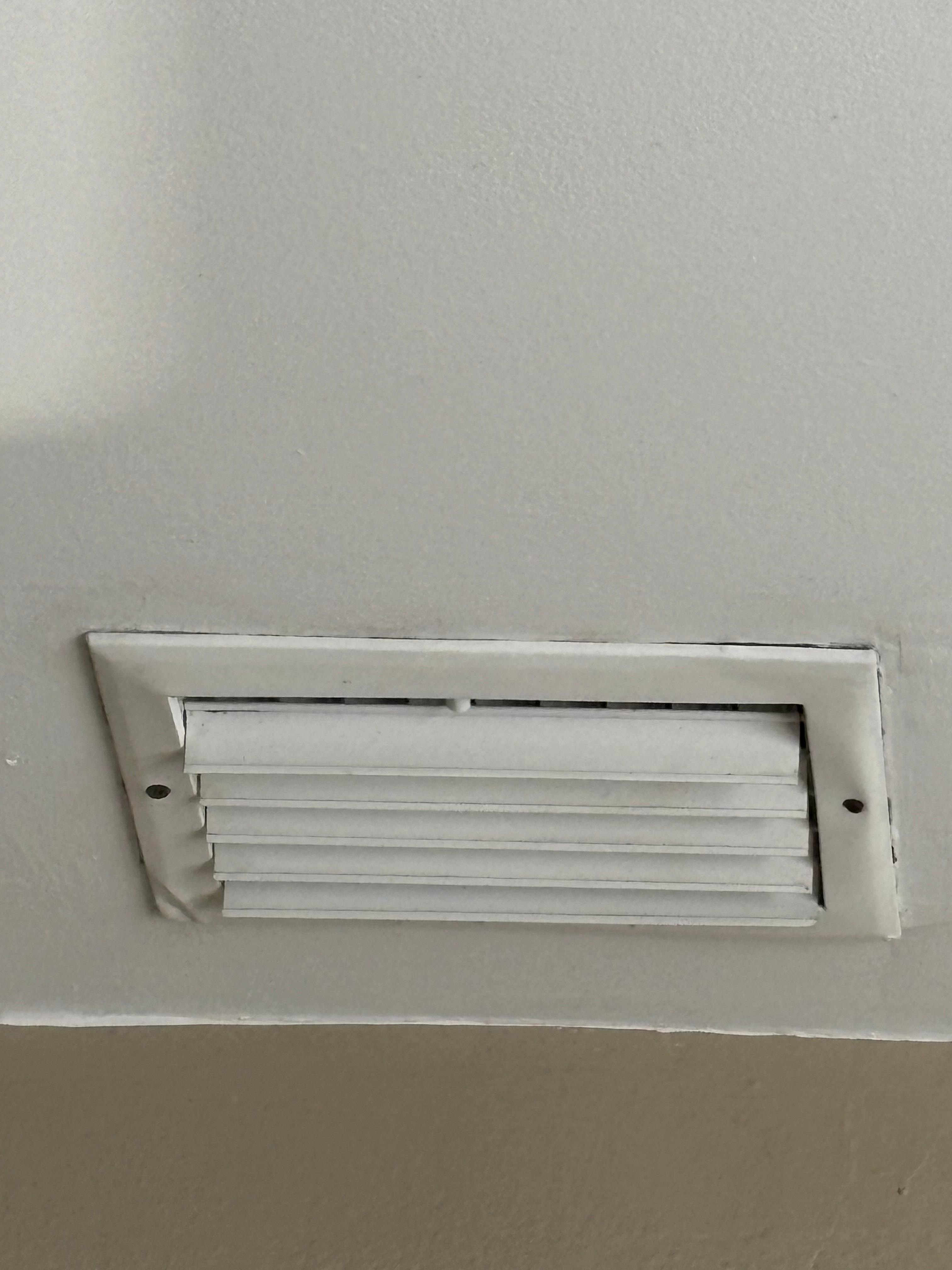 Vent cover, doesn’t function.